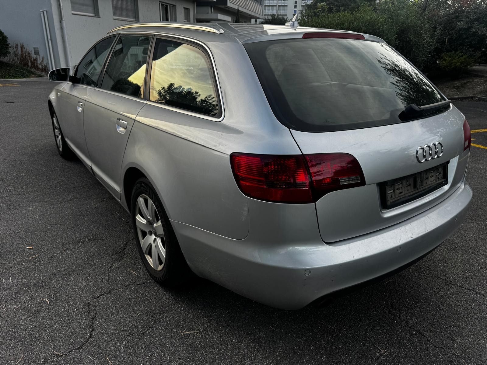 AUDI A6 Avant 3.2 V6 FSI quattro-image-7