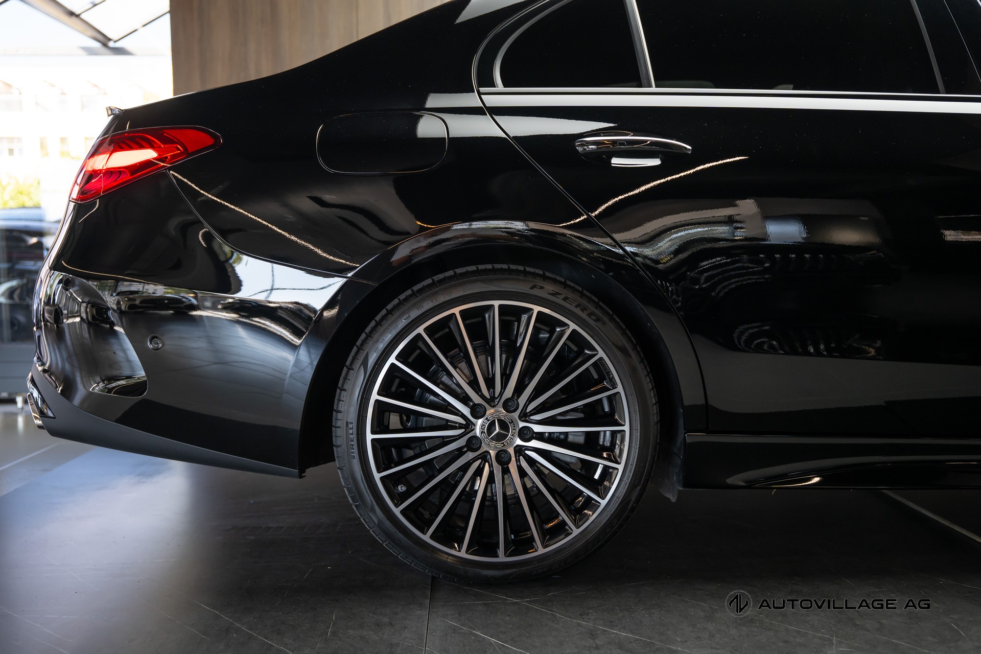 MERCEDES-BENZ C 220 d 4 Matic-image-8