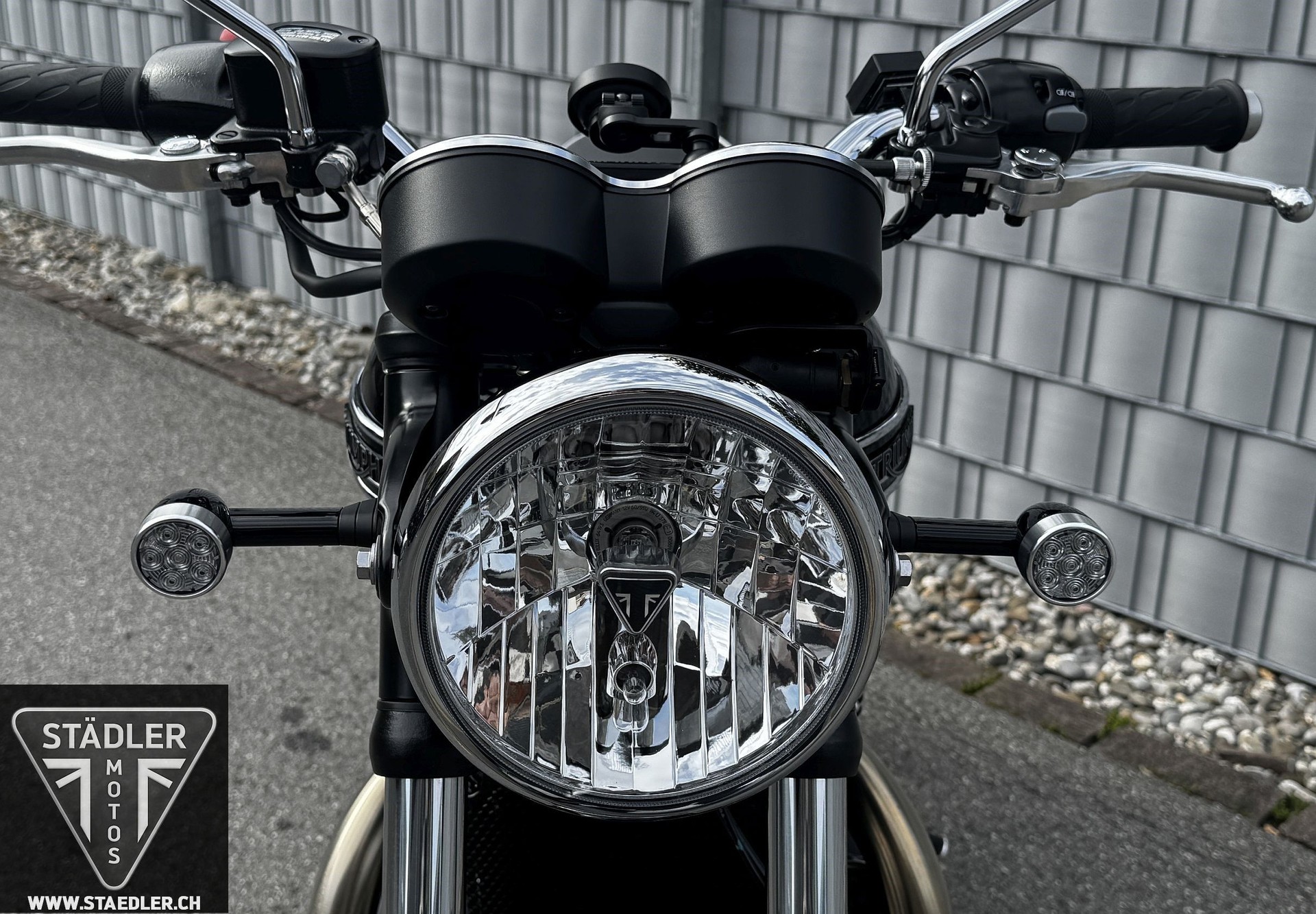 TRIUMPH Bonneville 900 T 100 (35kW)-image-4