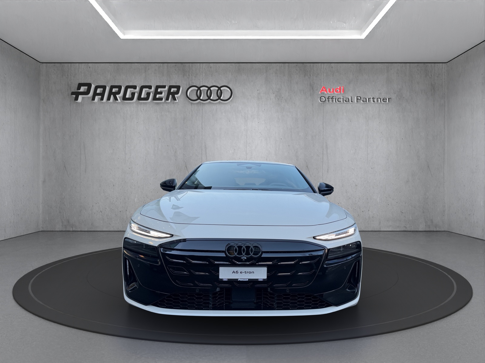 AUDI A6 Avant e-tron quattro-showroom-element-1