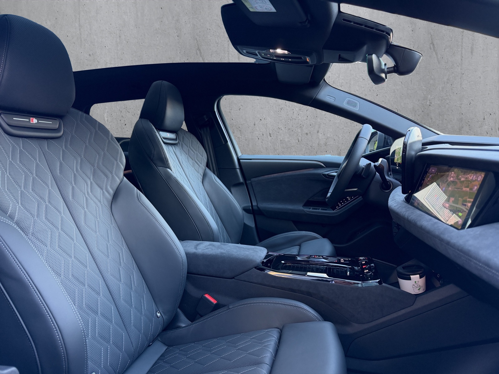 AUDI A6 Avant e-tron quattro-image-7