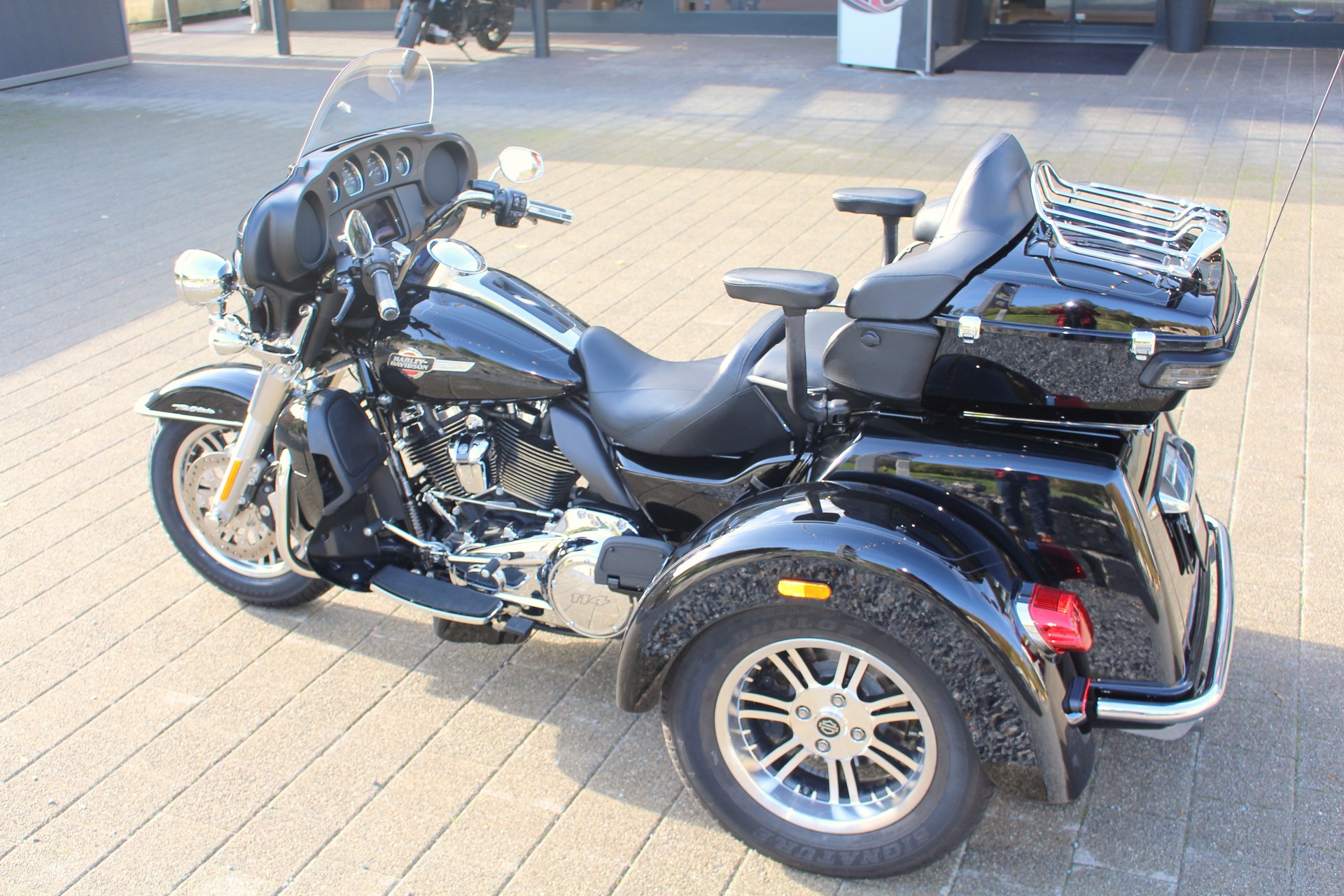 HARLEY-DAVIDSON FLHTCUTG Tri Glide Ultra 114-image-3