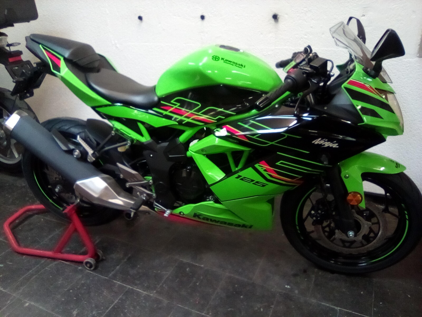 KAWASAKI Ninja 125 ABS-image-3