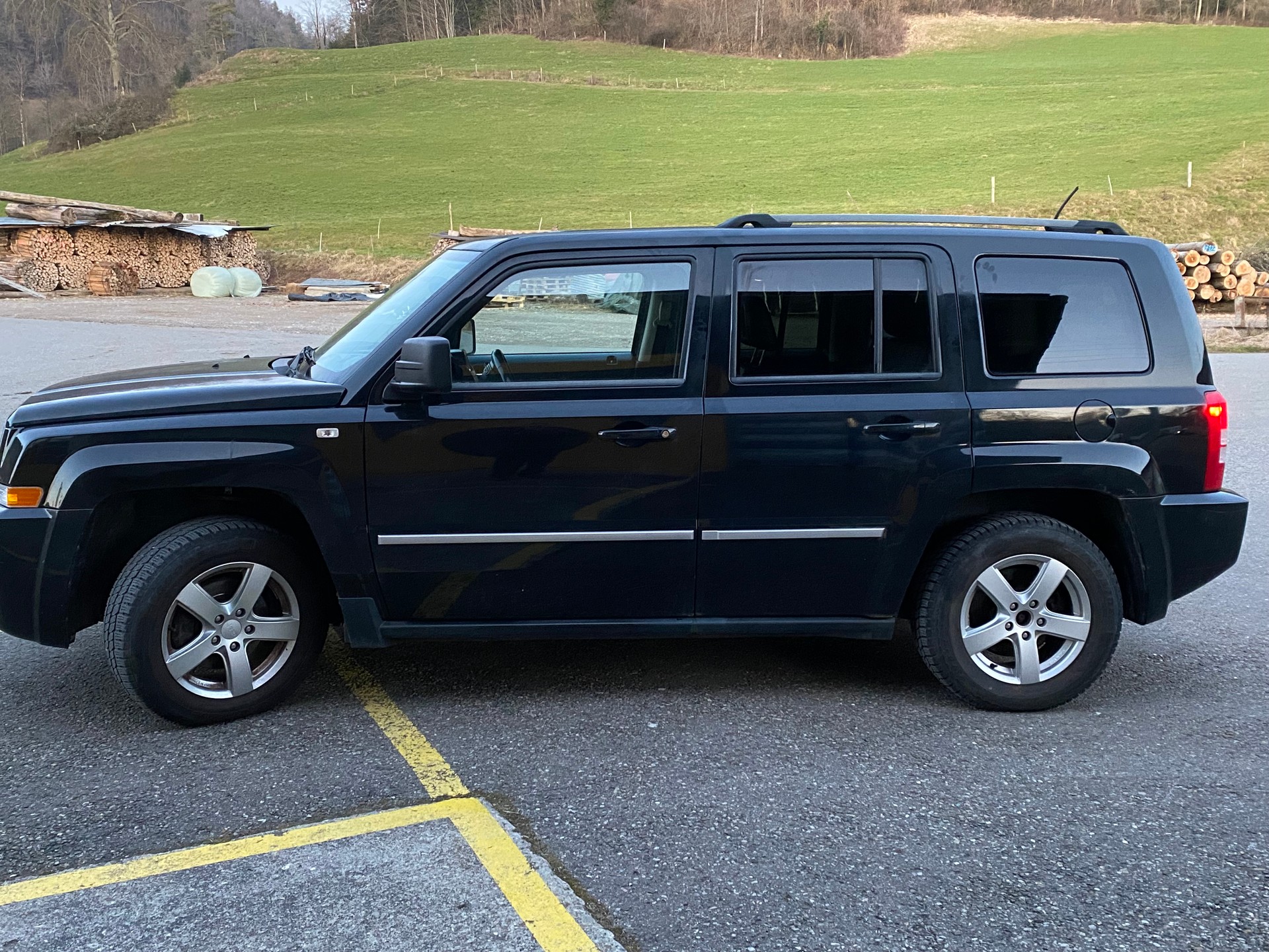 JEEP Patriot 2.4 Limited CVT-image-1