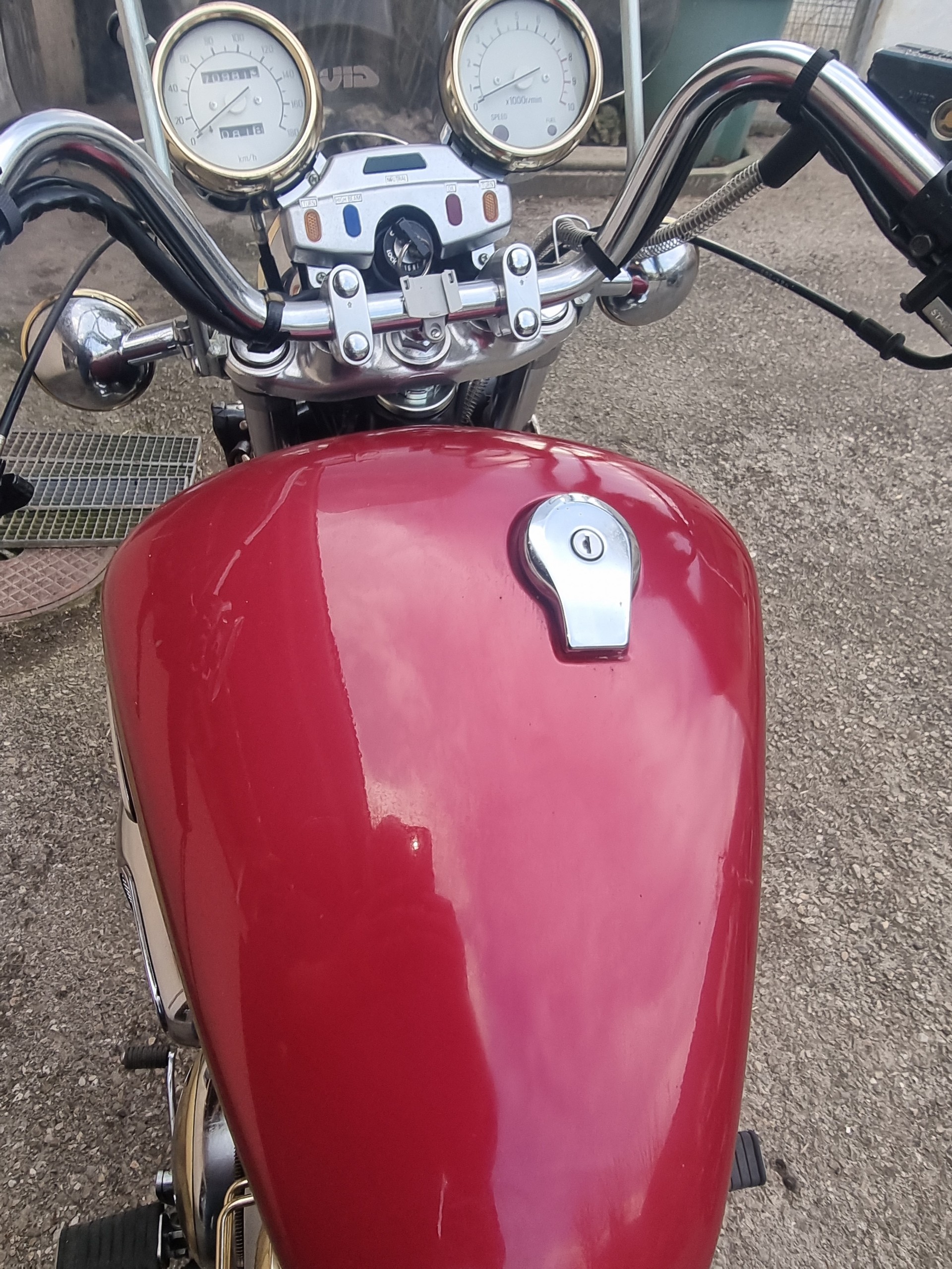 YAMAHA XV 750 SE Virago-image-5