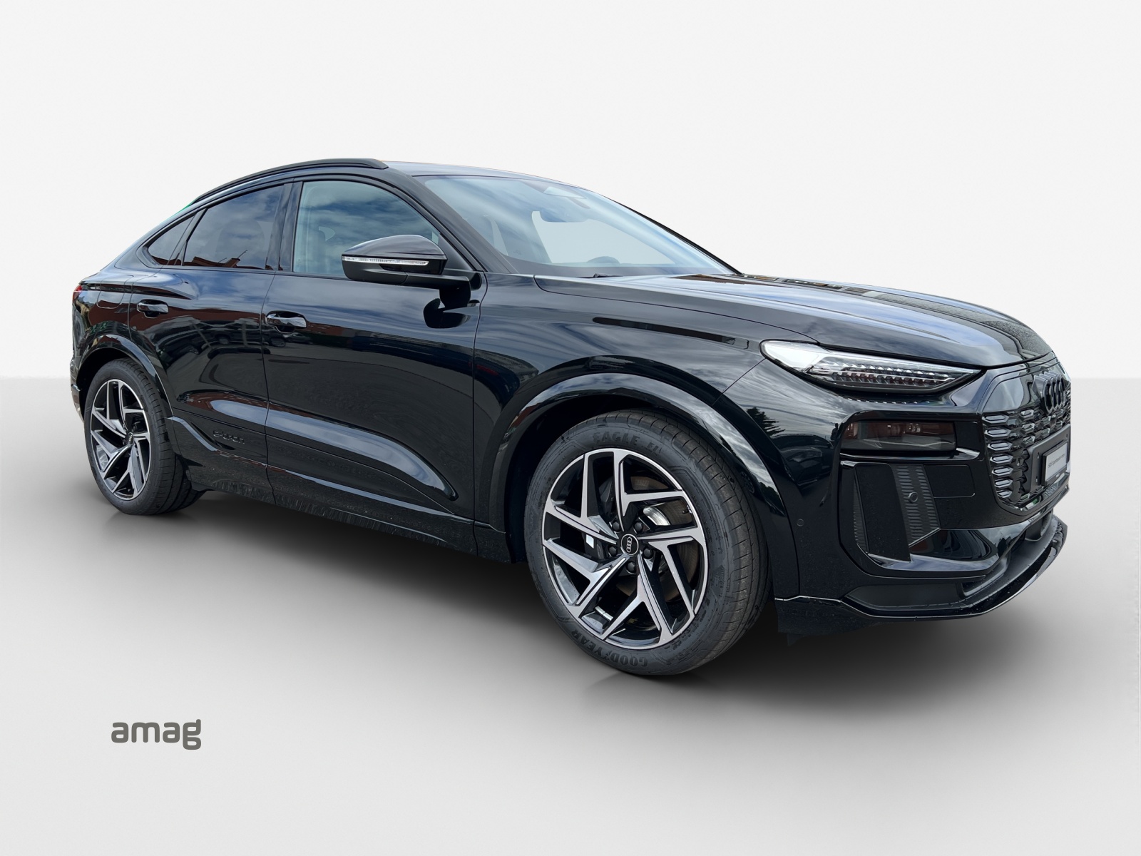 AUDI SQ6 Sportback e-tron quattro-image-5