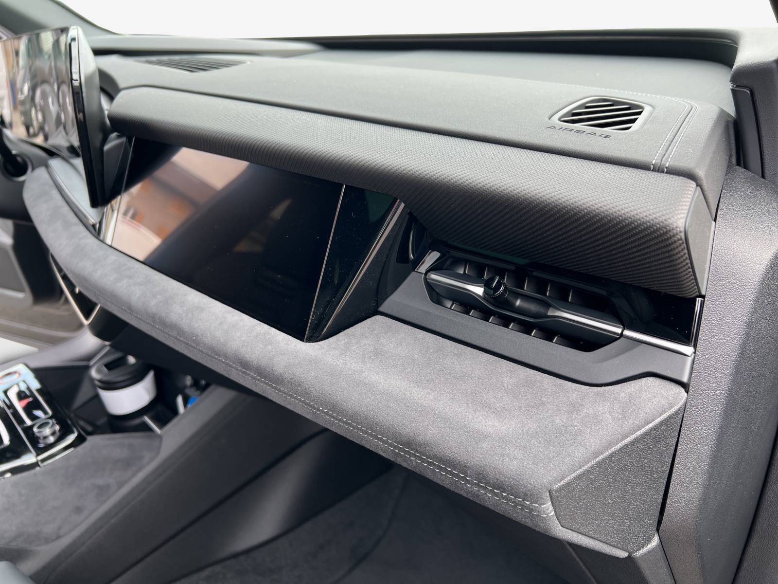 AUDI SQ6 Sportback e-tron quattro-image-15