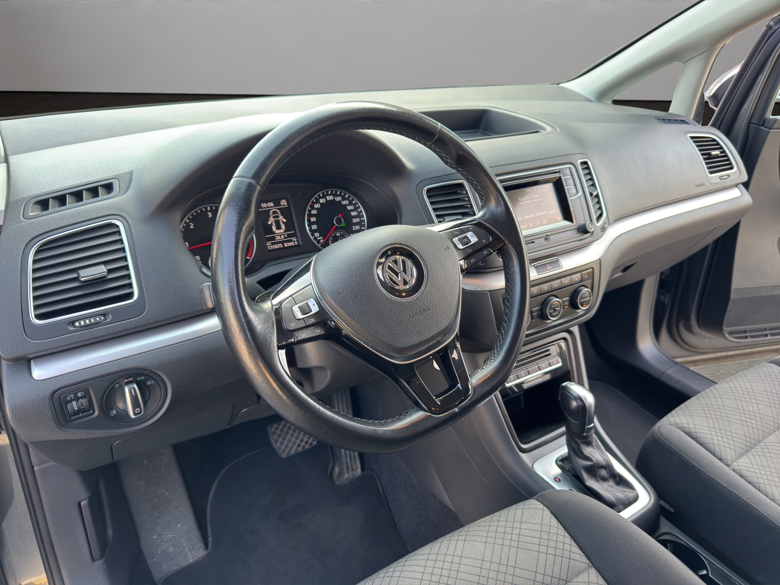 VW Sharan 2.0 TDI BMT Comfortline DSG-image-9