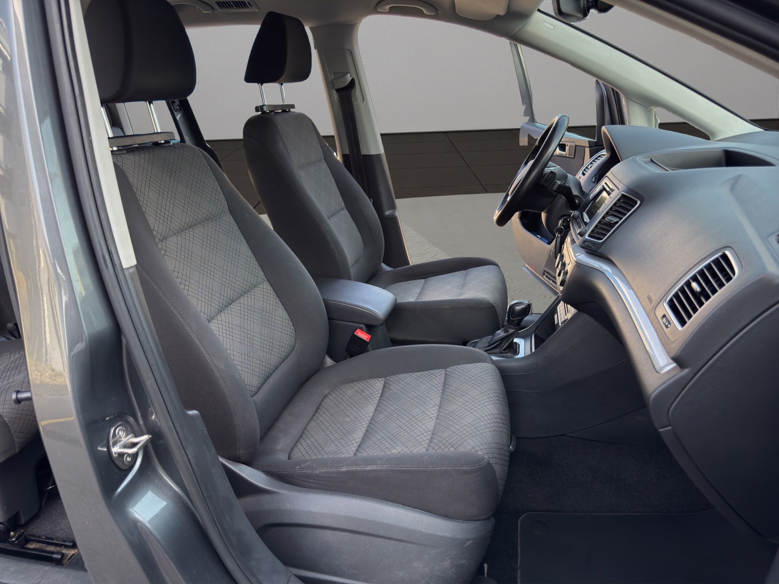 VW Sharan 2.0 TDI BMT Comfortline DSG-image-16
