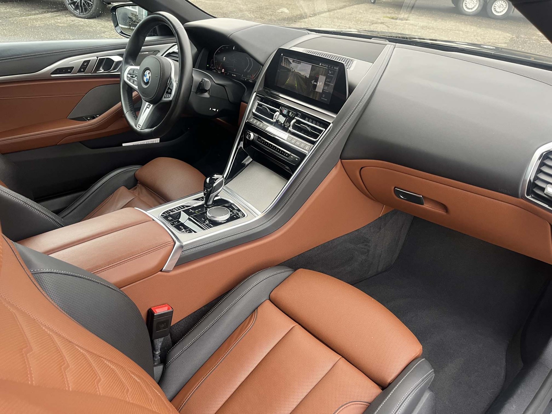 BMW 840i xDrive Cabriolet-image-10