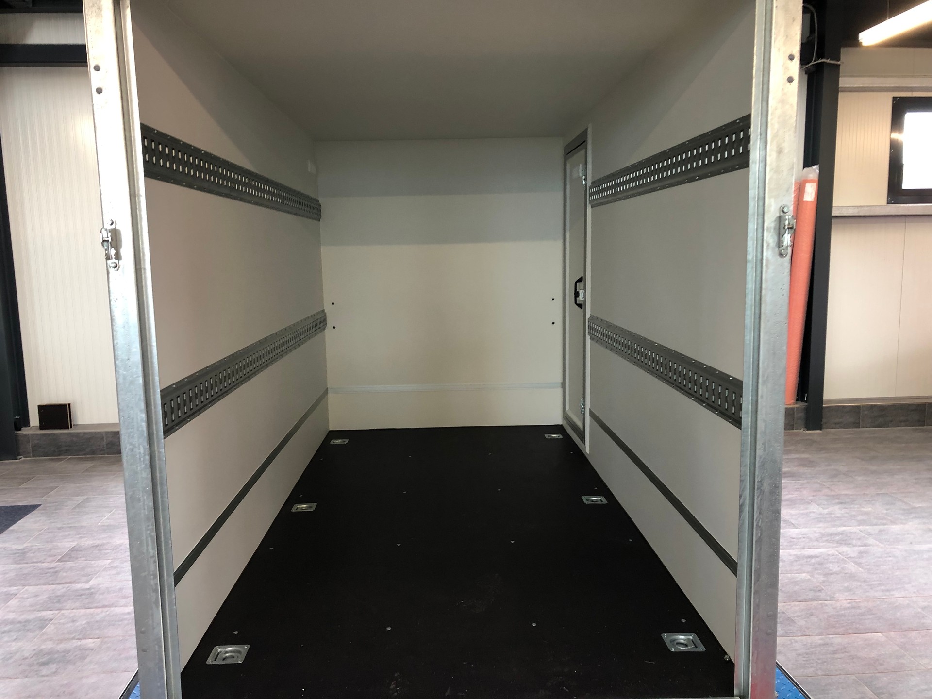 TOMPLAN T3500T 2700 Rampe+Servicetüre-image-6