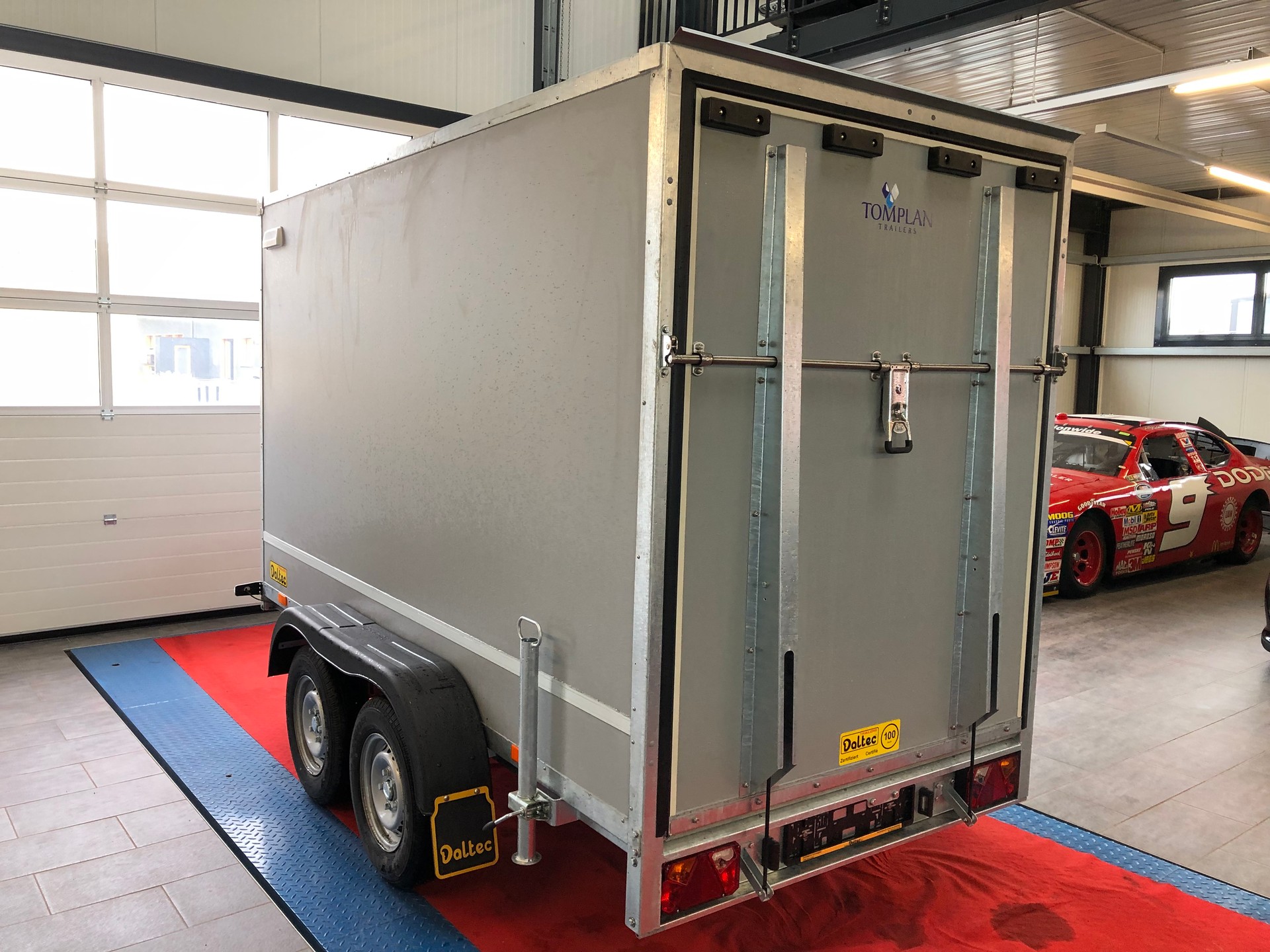 TOMPLAN T3500T 2700 Rampe+Servicetüre-showroom-element-2