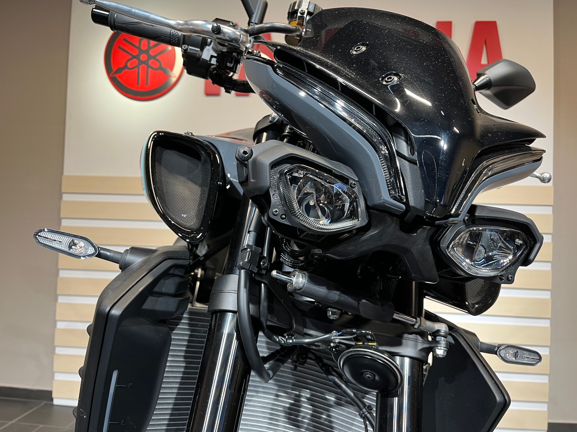 YAMAHA MT-10-image-8