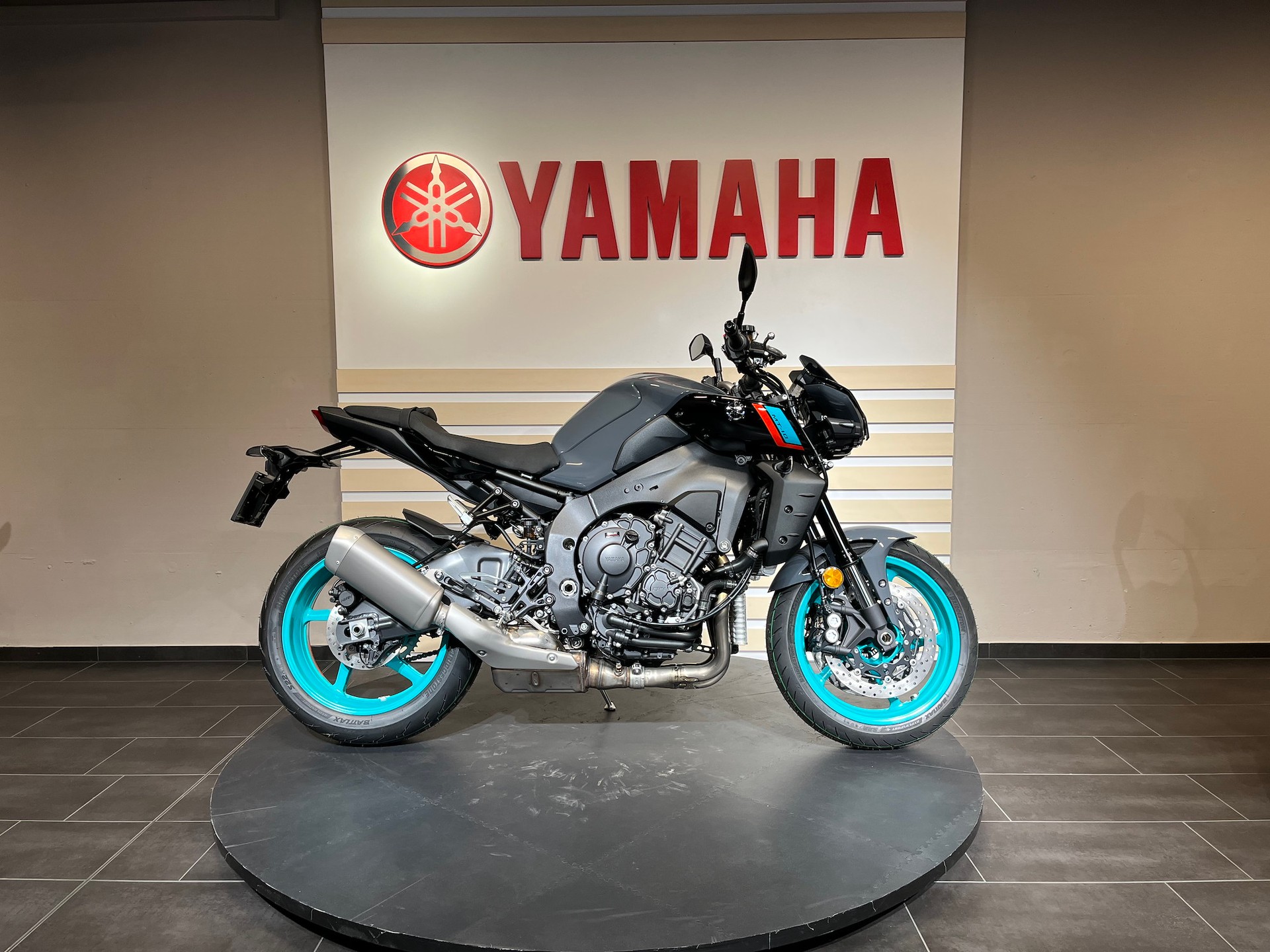 YAMAHA MT-10-image-2
