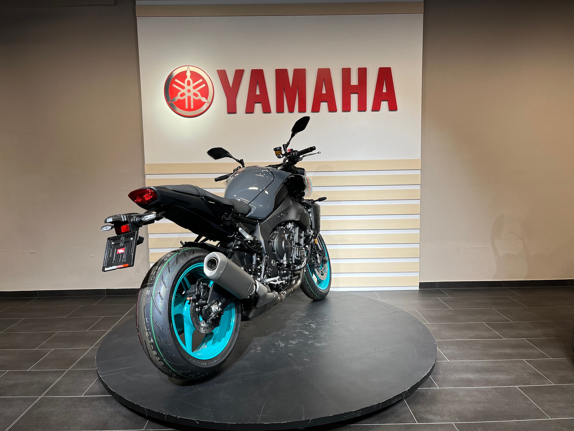 YAMAHA MT-10-image-3