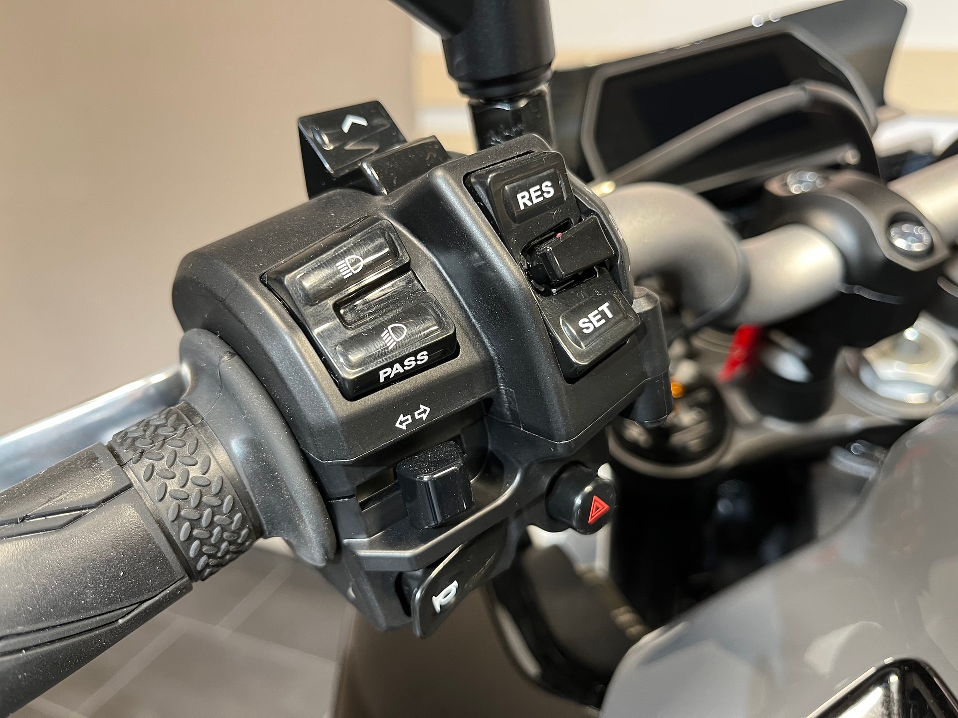 YAMAHA MT-10-image-15