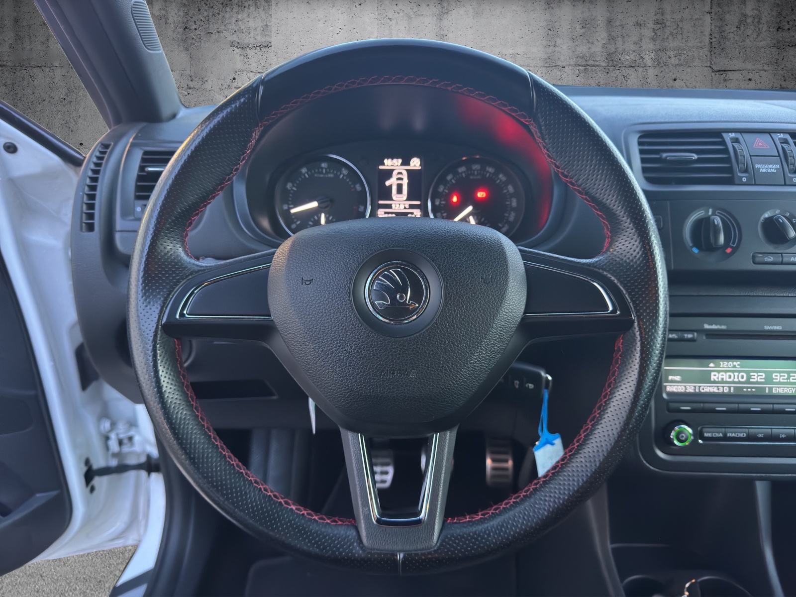 SKODA Fabia 1.2 TSI Ambition Plus-image-12