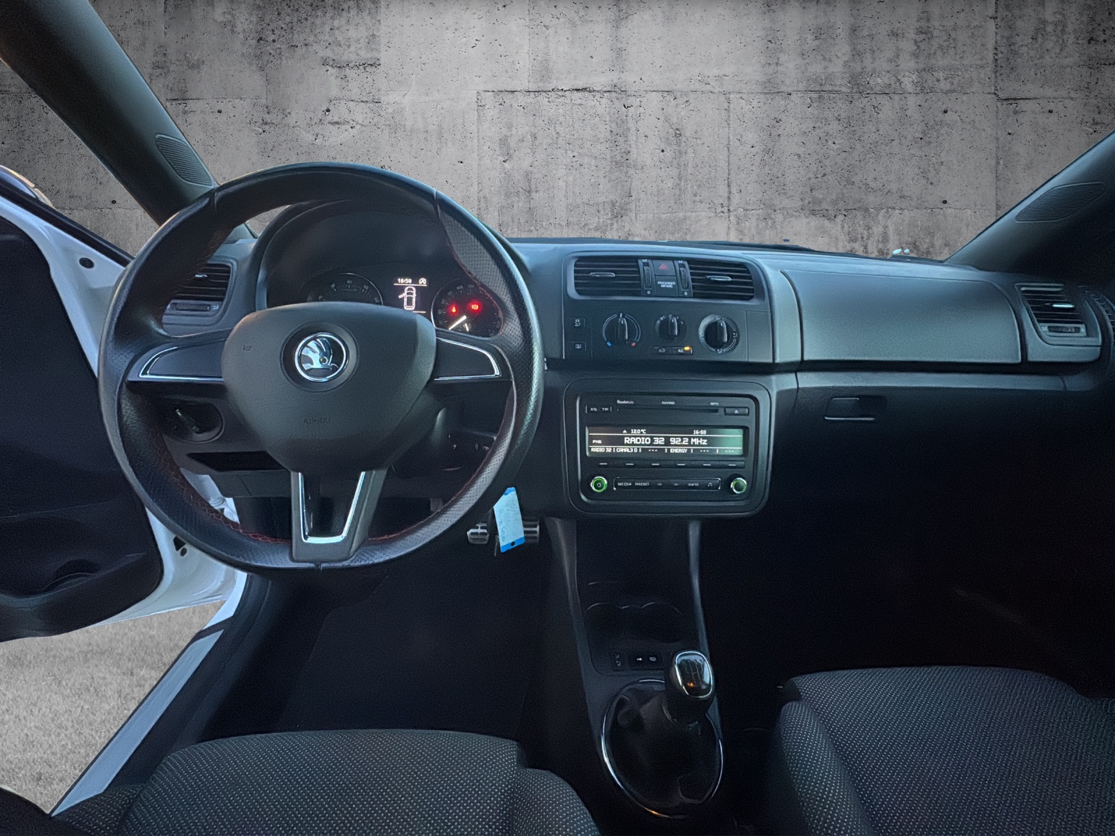 SKODA Fabia 1.2 TSI Ambition Plus-image-14