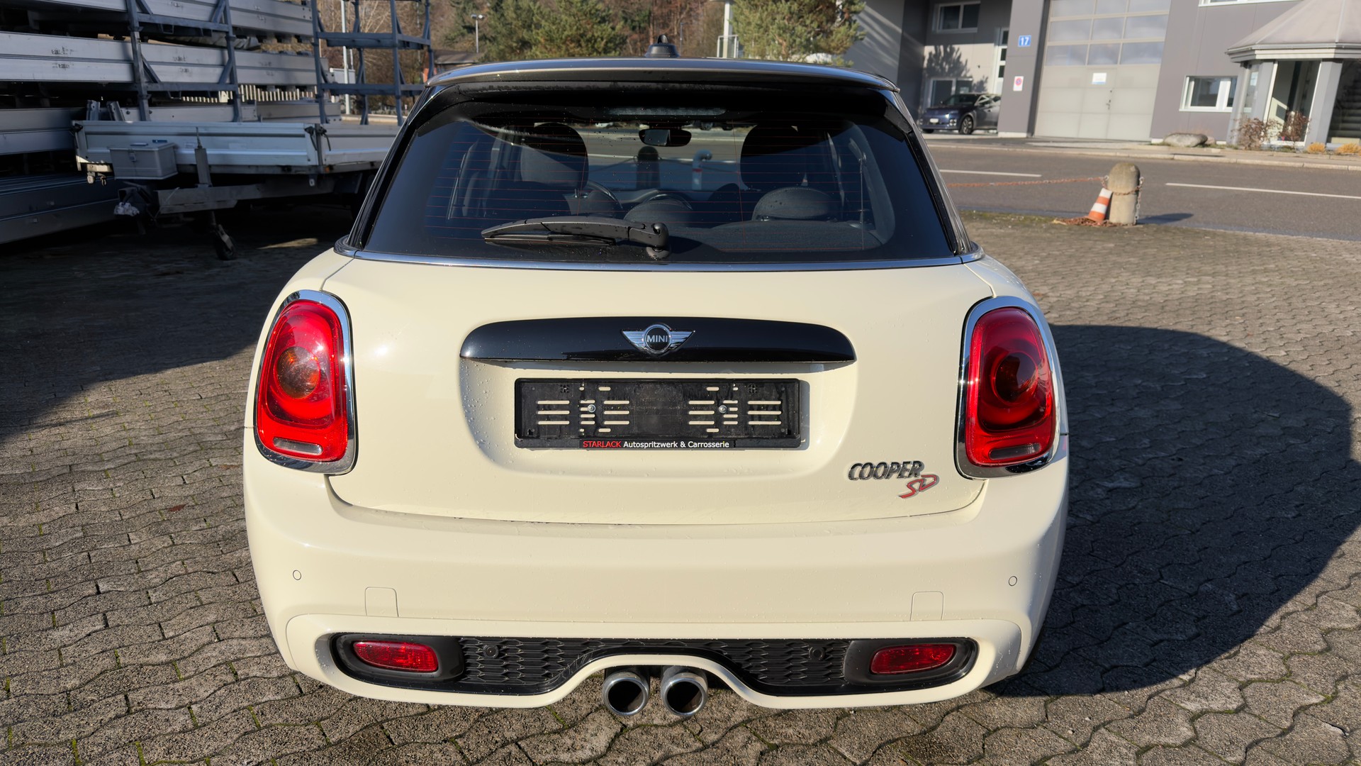 MINI Cooper SD-showroom-element-3