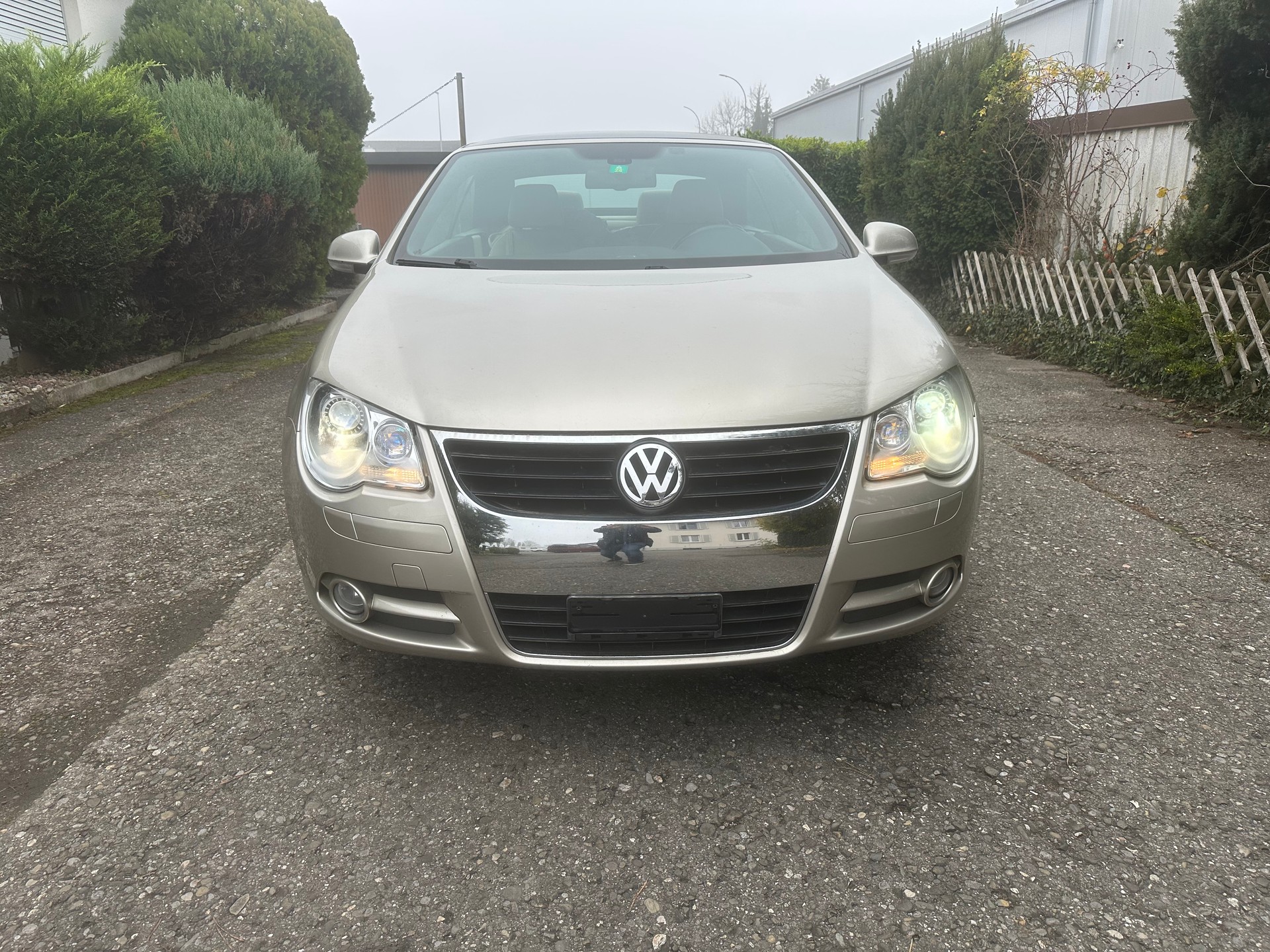 VW Eos 2.0 FSI Turbo-image-1