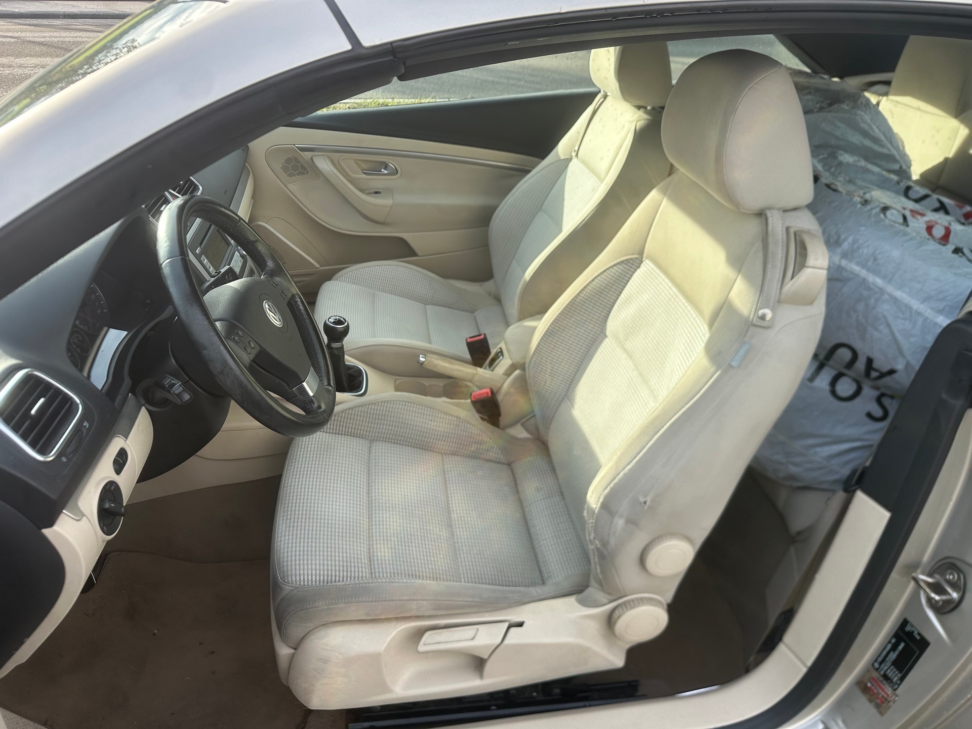 VW Eos 2.0 FSI Turbo-image-13