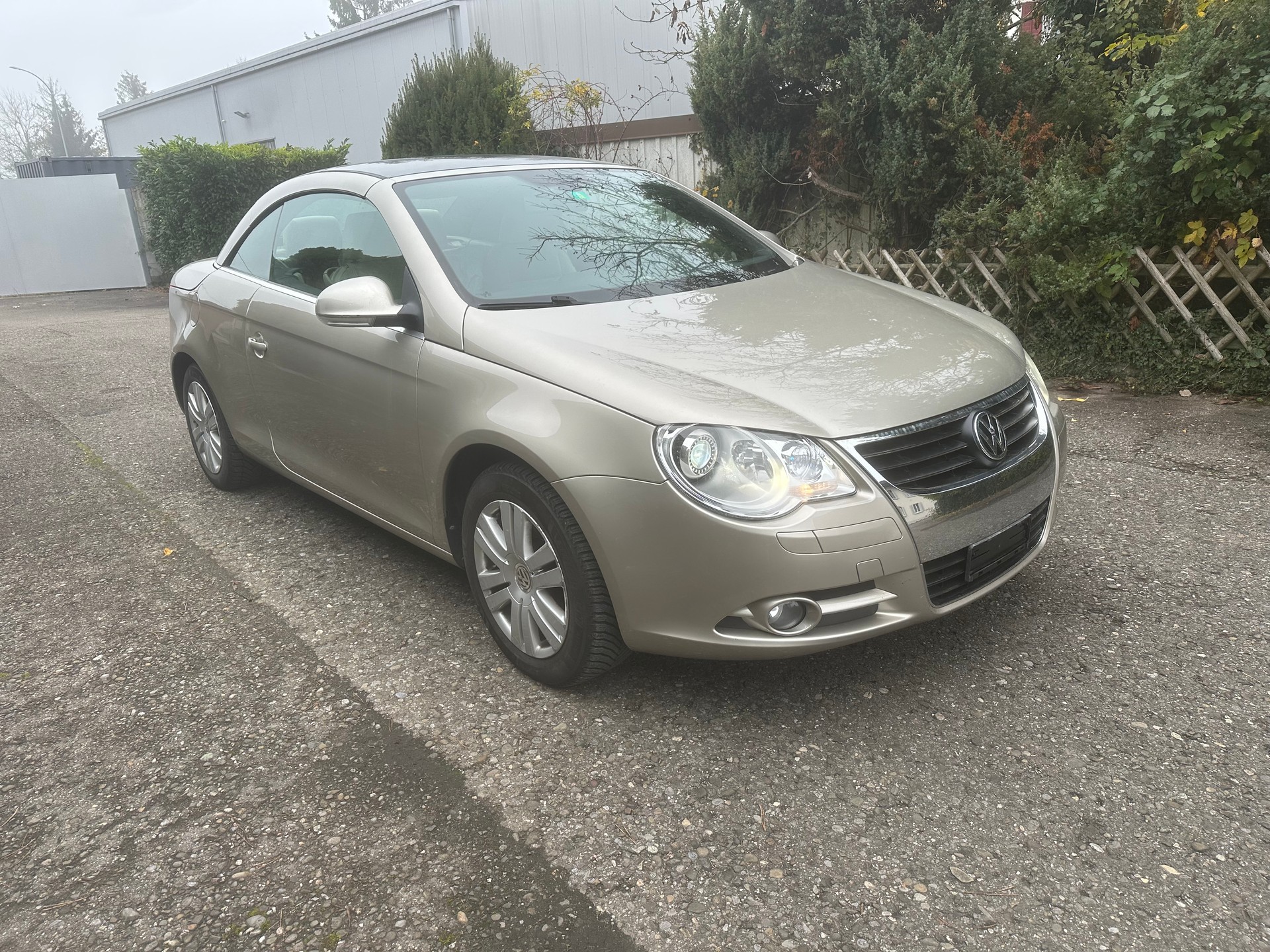VW Eos 2.0 FSI Turbo-image-2