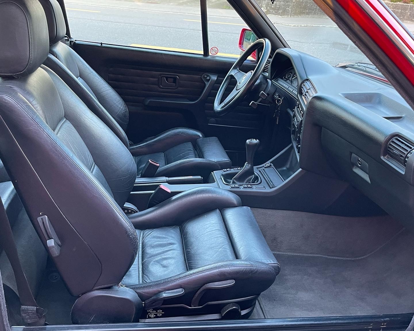 BMW 325i Cabrio-image-4