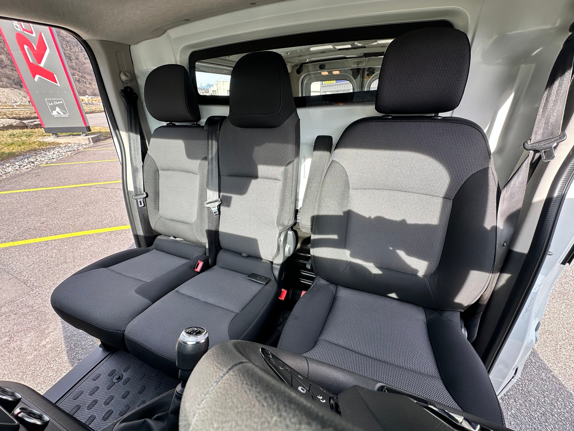 RENAULT Trafic 2.0 Blue dCi110 Business L1H1 EN-image-15