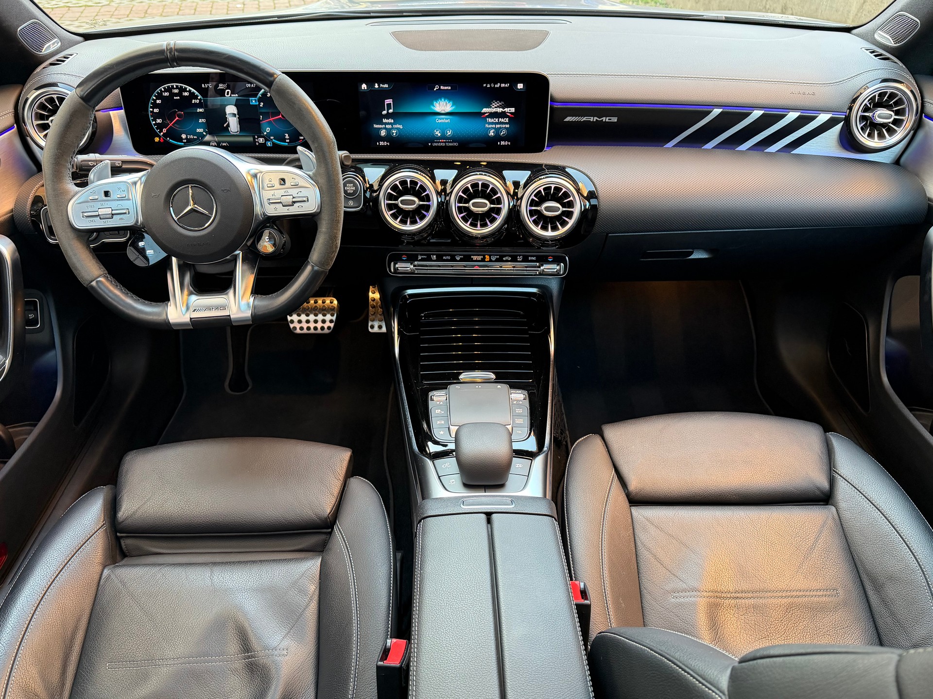 MERCEDES-BENZ CLA Shooting Brake 45 S AMG 4Matic+ 8G-DCT-image-9