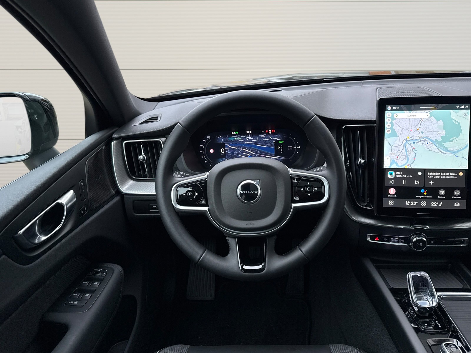 VOLVO XC60 2.0 T6 TE Black Edition eAWD-image-12