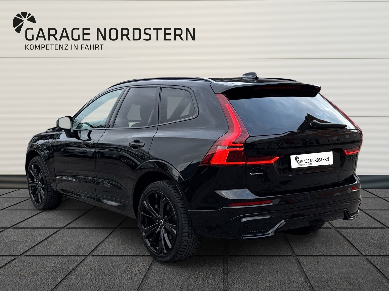 VOLVO XC60 2.0 T6 TE Black Edition eAWD-showroom-element-2