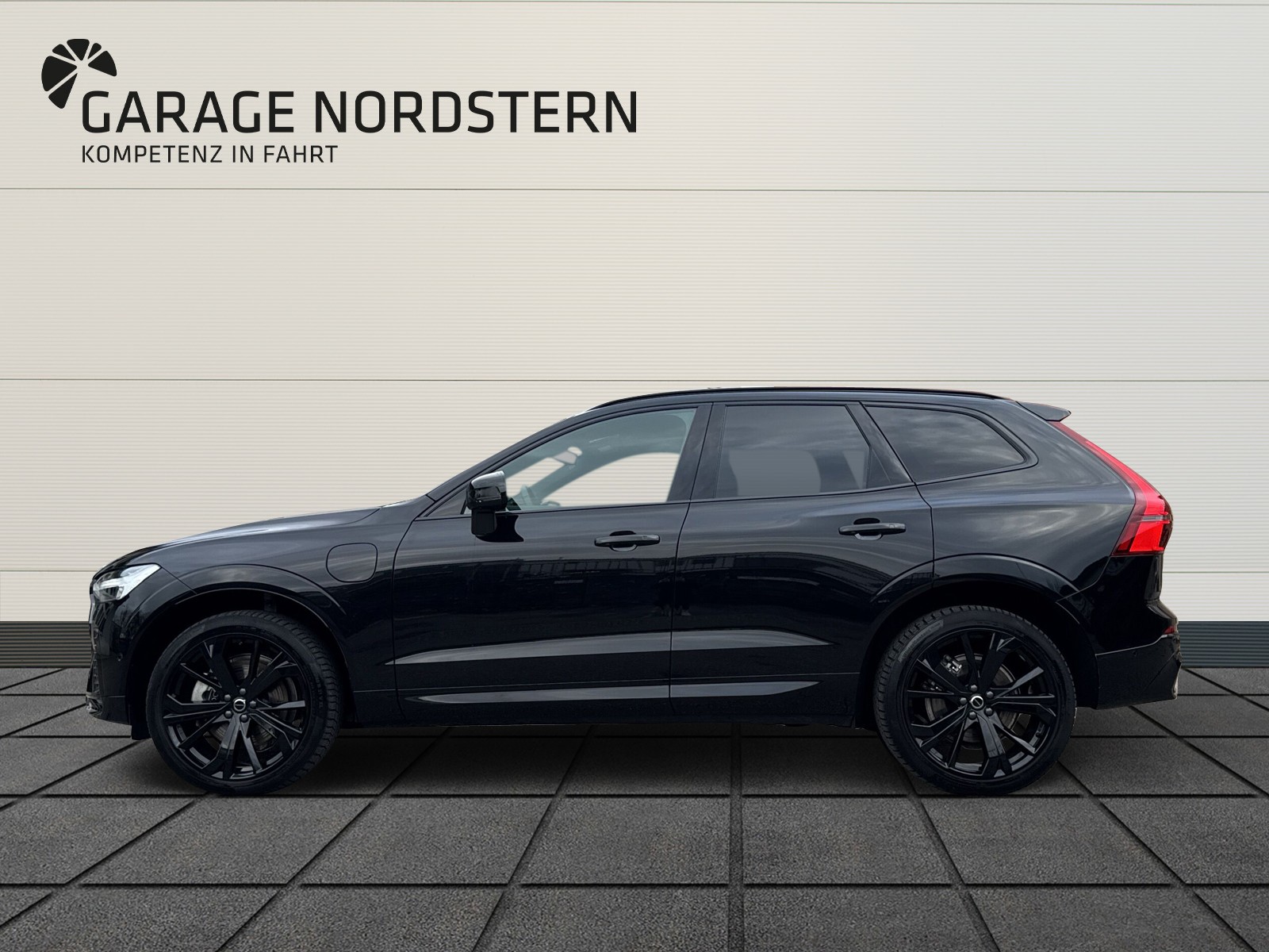 VOLVO XC60 2.0 T6 TE Black Edition eAWD-showroom-element-1