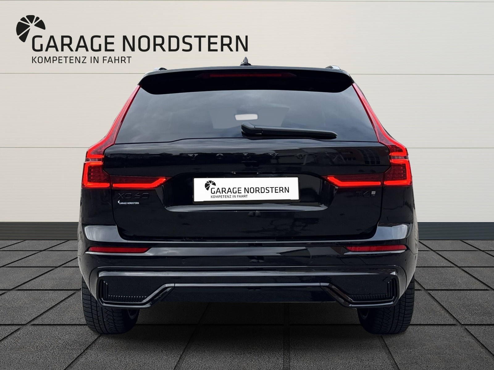 VOLVO XC60 2.0 T6 TE Black Edition eAWD-showroom-element-3
