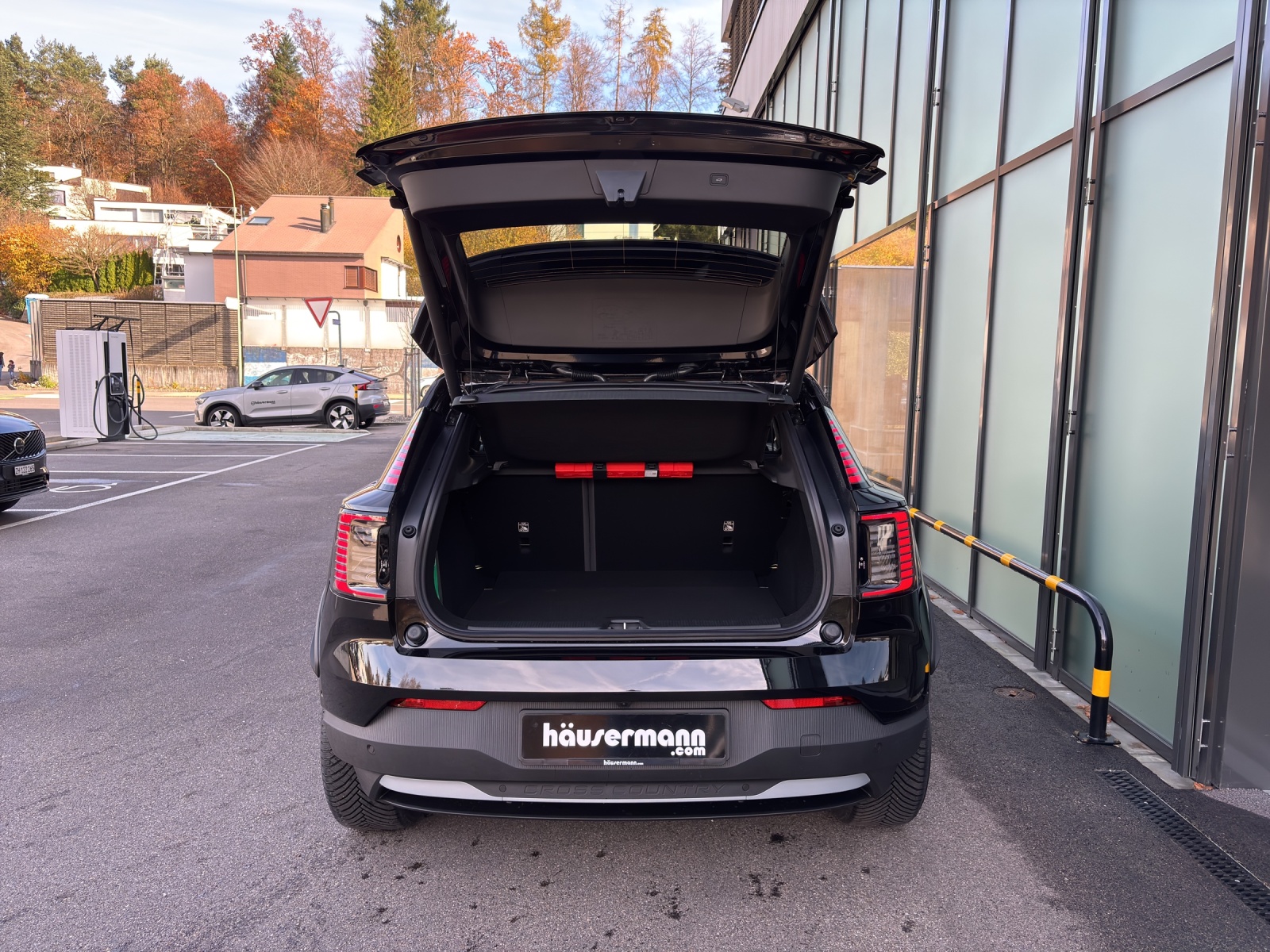 VOLVO EX30 CC E60 Cross Country AWD Twin Performance-image-11