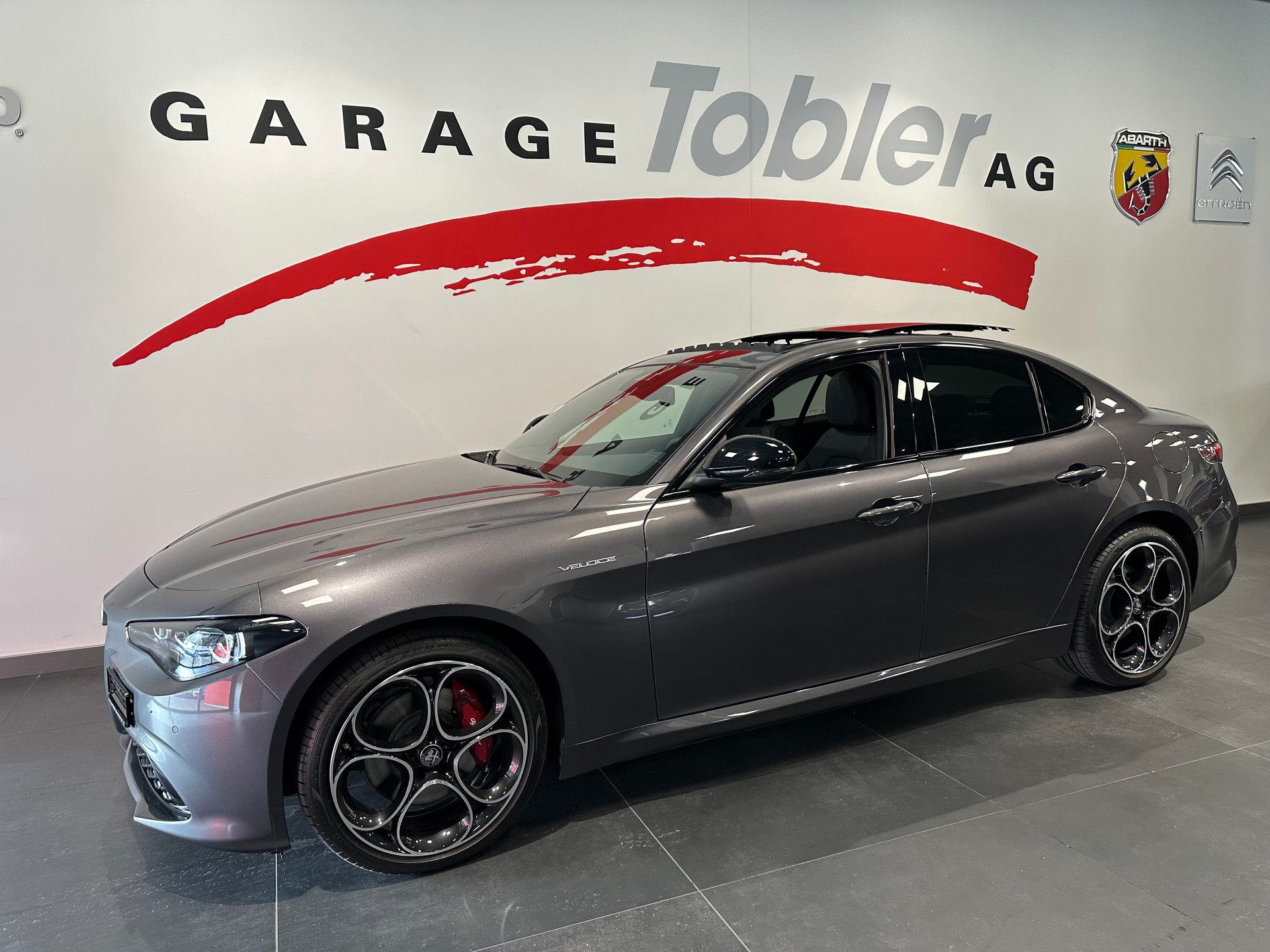 ALFA ROMEO Giulia 2.2 JTDM Veloce Q4 AT8-showroom-element-1