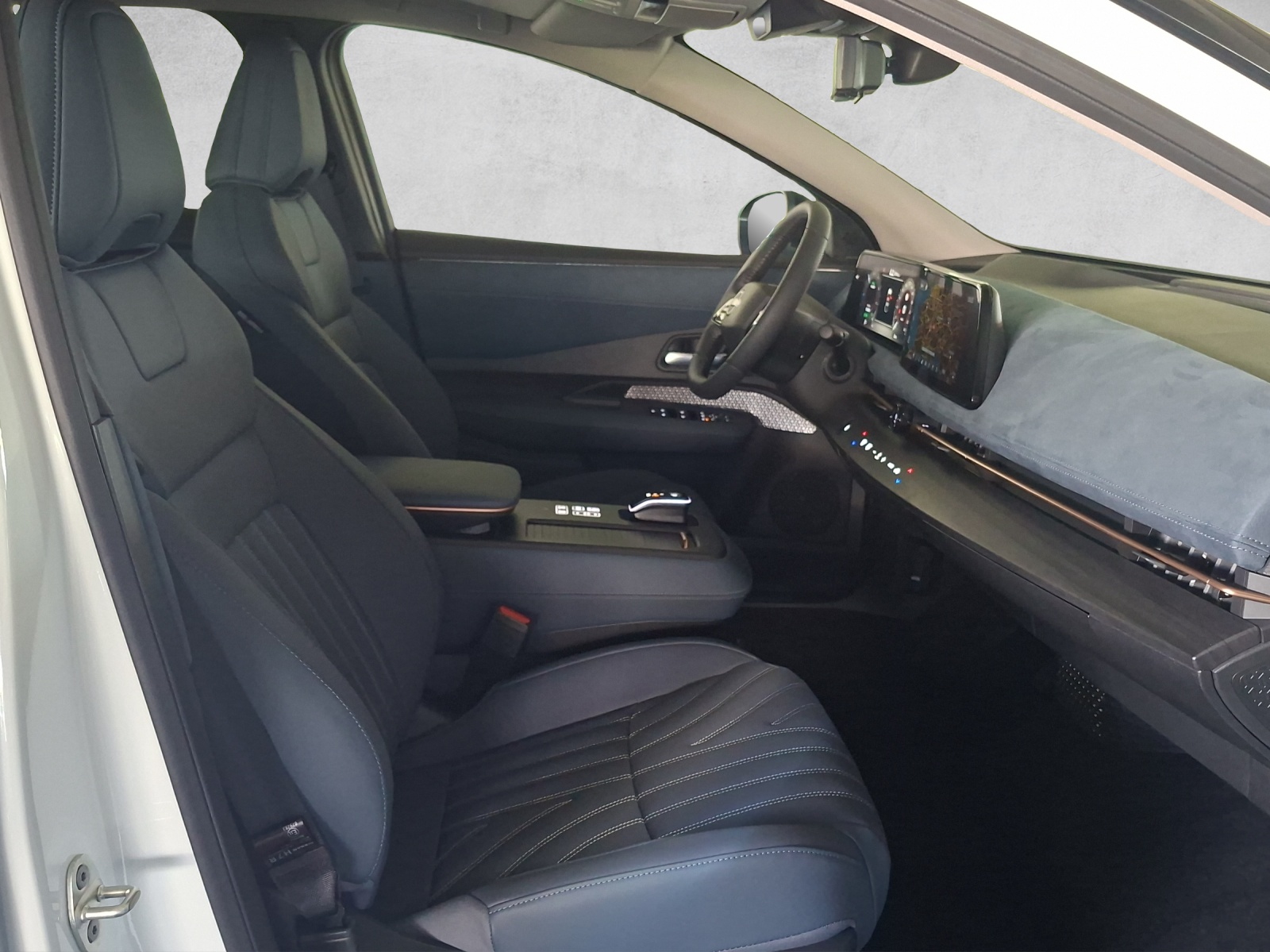 NISSAN Ariya Evolve 400 e-4orce-image-11