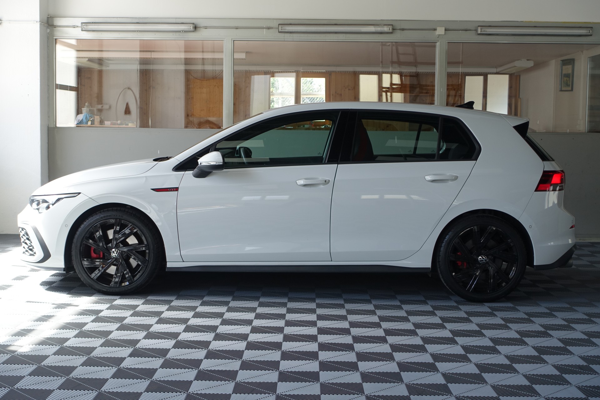 VW Golf 2.0 TSI GTI DSG-showroom-element-3