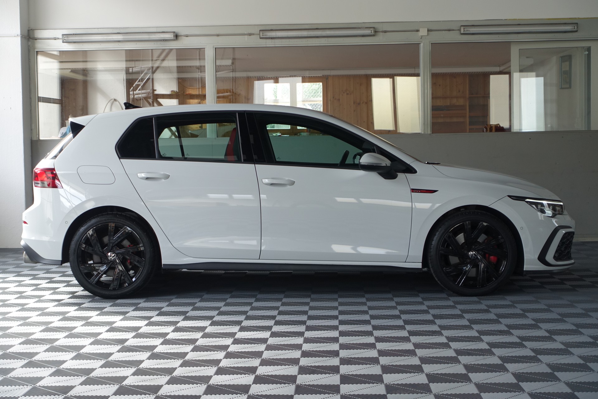VW Golf 2.0 TSI GTI DSG-image-4