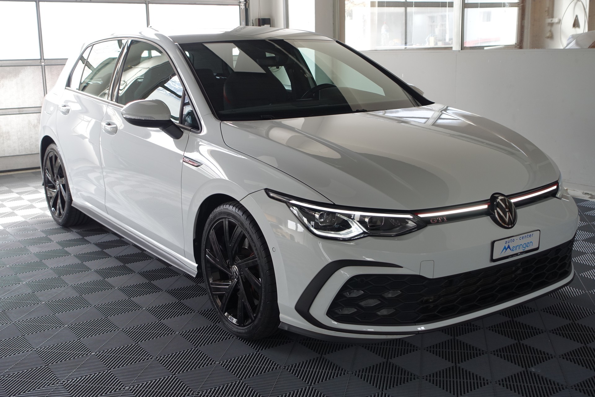 VW Golf 2.0 TSI GTI DSG-showroom-element-1