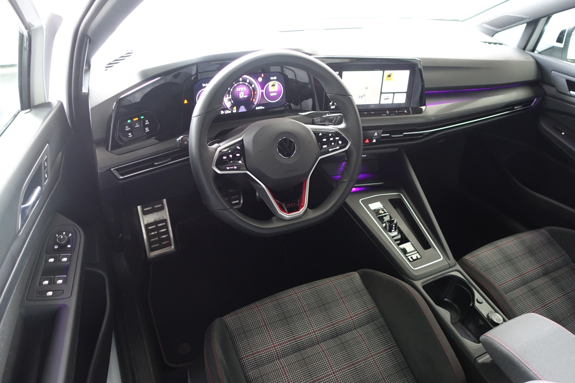 VW Golf 2.0 TSI GTI DSG-image-13