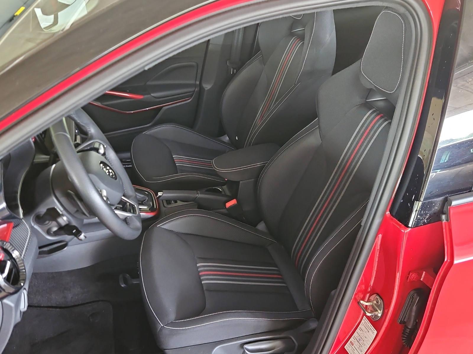 SKODA Fabia 1.0 TSI Monte Carlo DSG-image-8