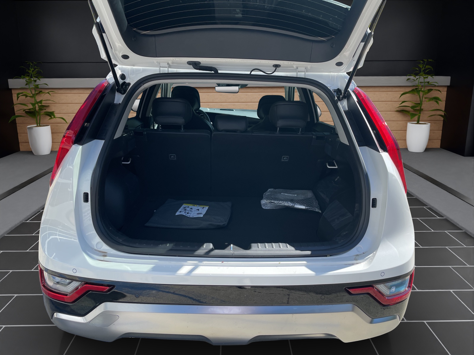 KIA Niro 1.6 GDi Plug-in Hybrid Power Edition-image-8