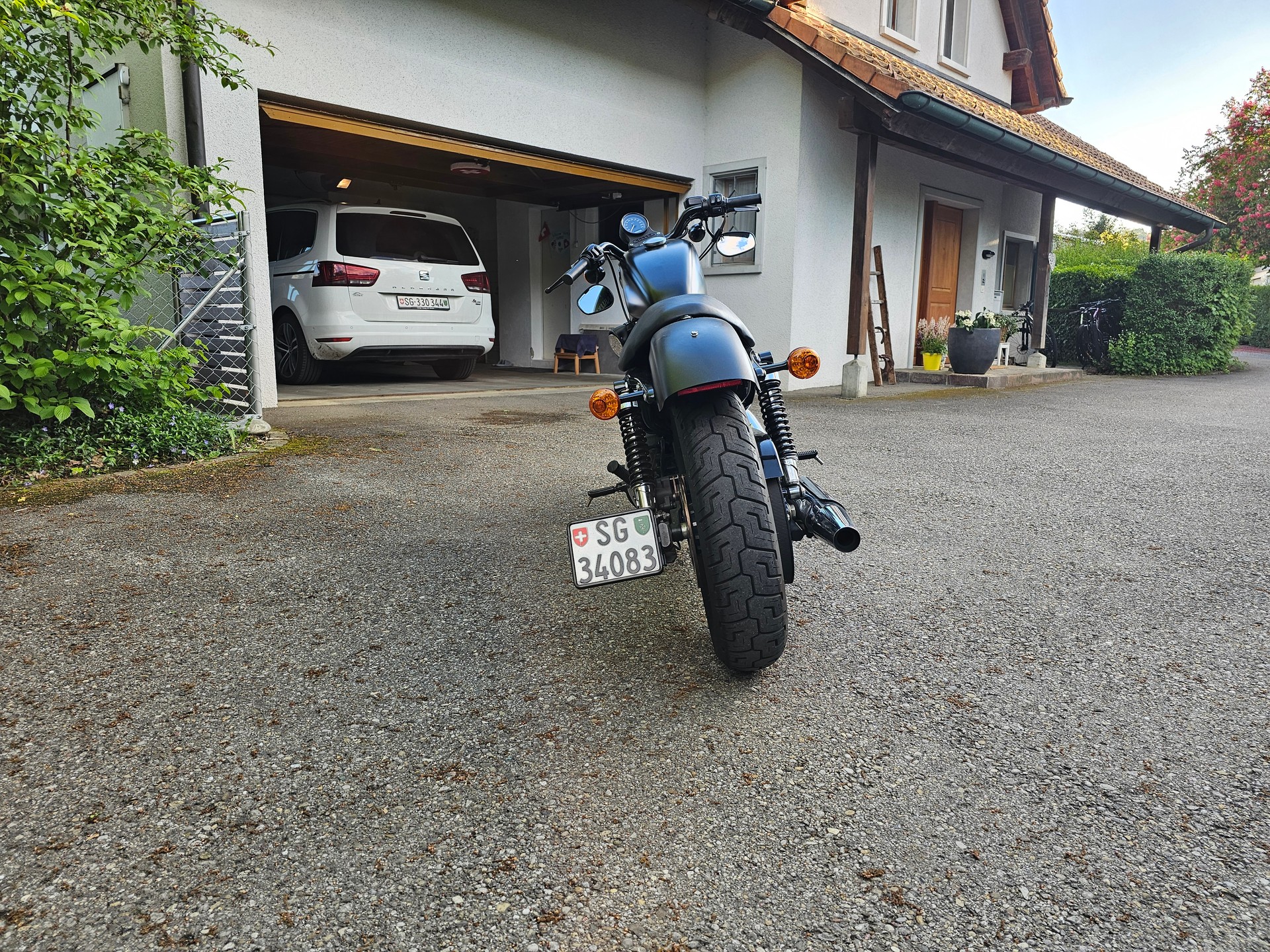 HARLEY-DAVIDSON XL 883 N Sportster Iron-image-2