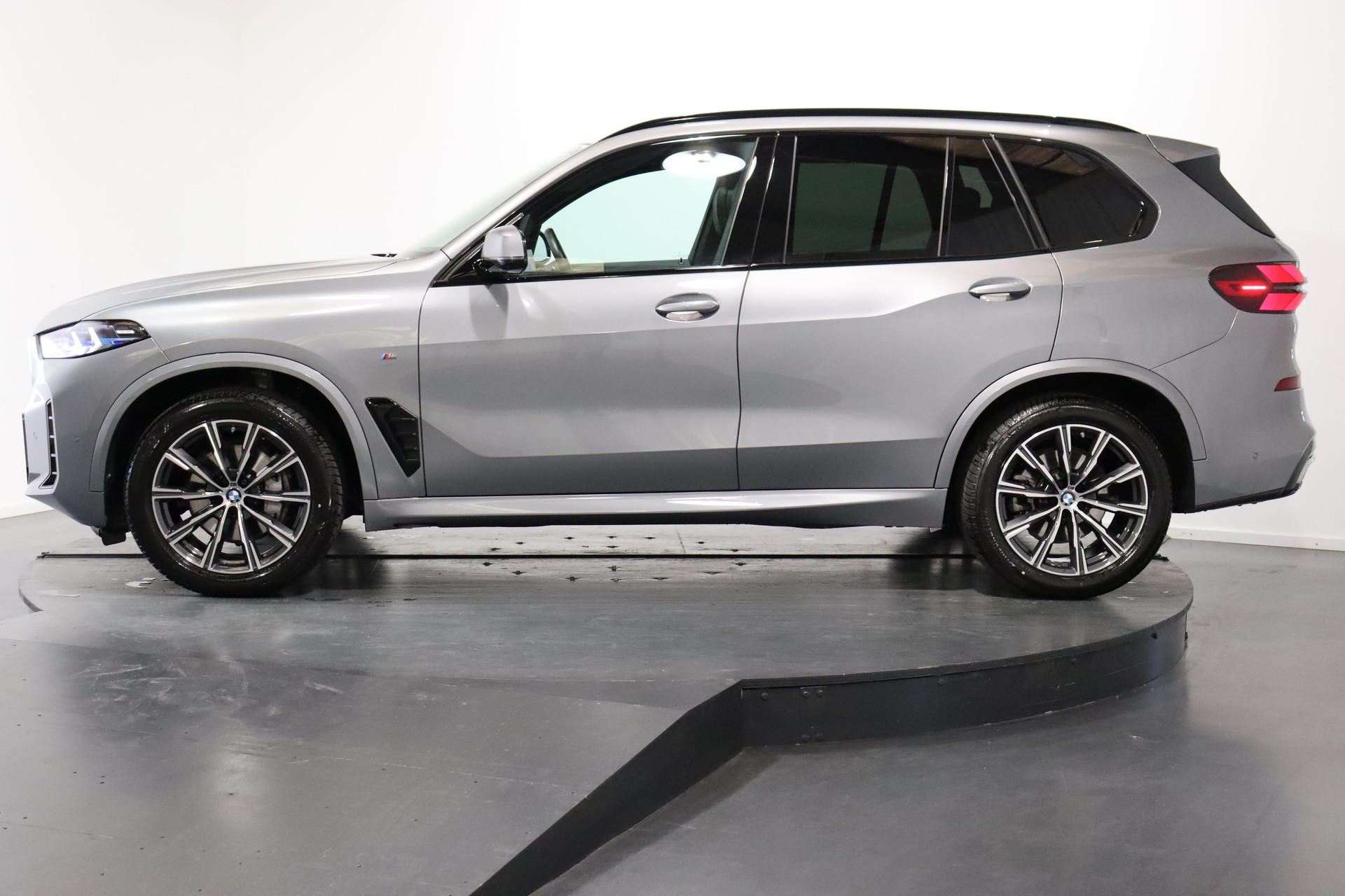 BMW X5 30d xDrive SAG-showroom-element-2