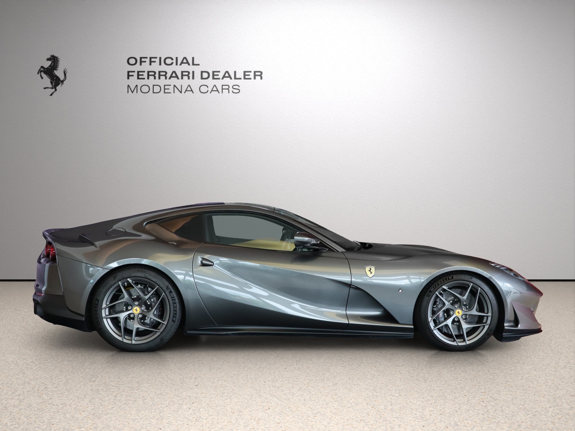 FERRARI 812 Superfast-image-14