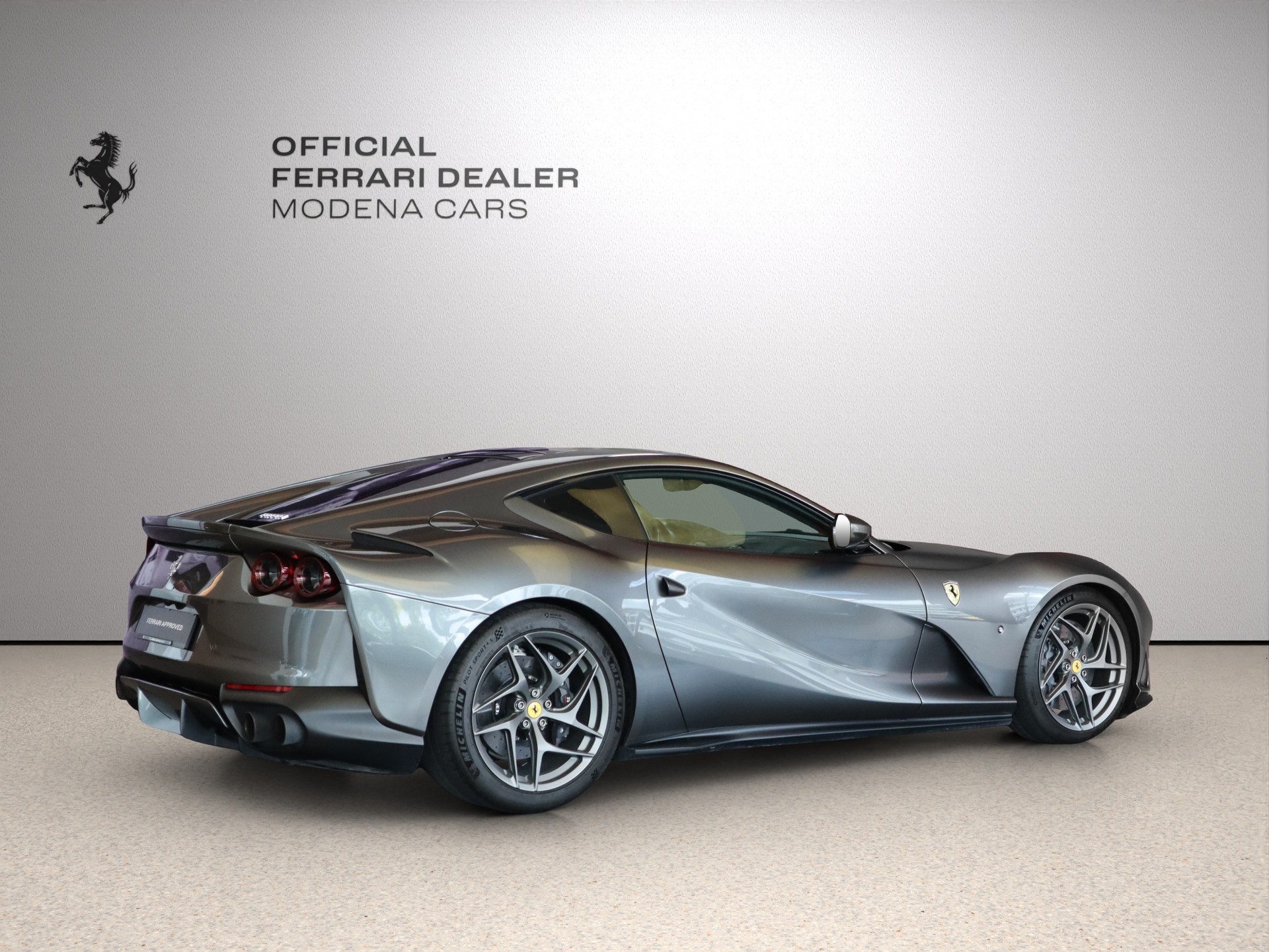 FERRARI 812 Superfast-image-13