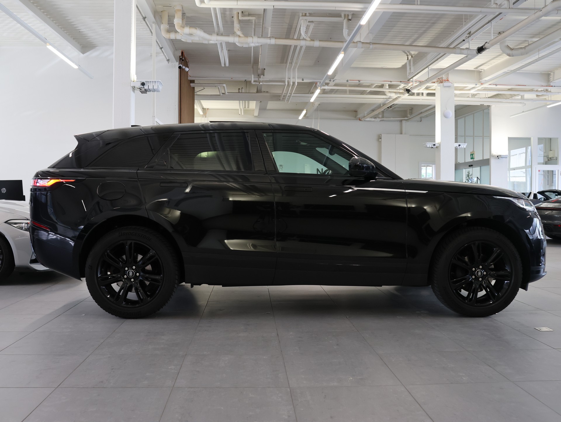 LAND ROVER Range Rover Velar R-Dynamic P 250 SE Automatic *Panorama*Meridian*Assistenten*-image-6