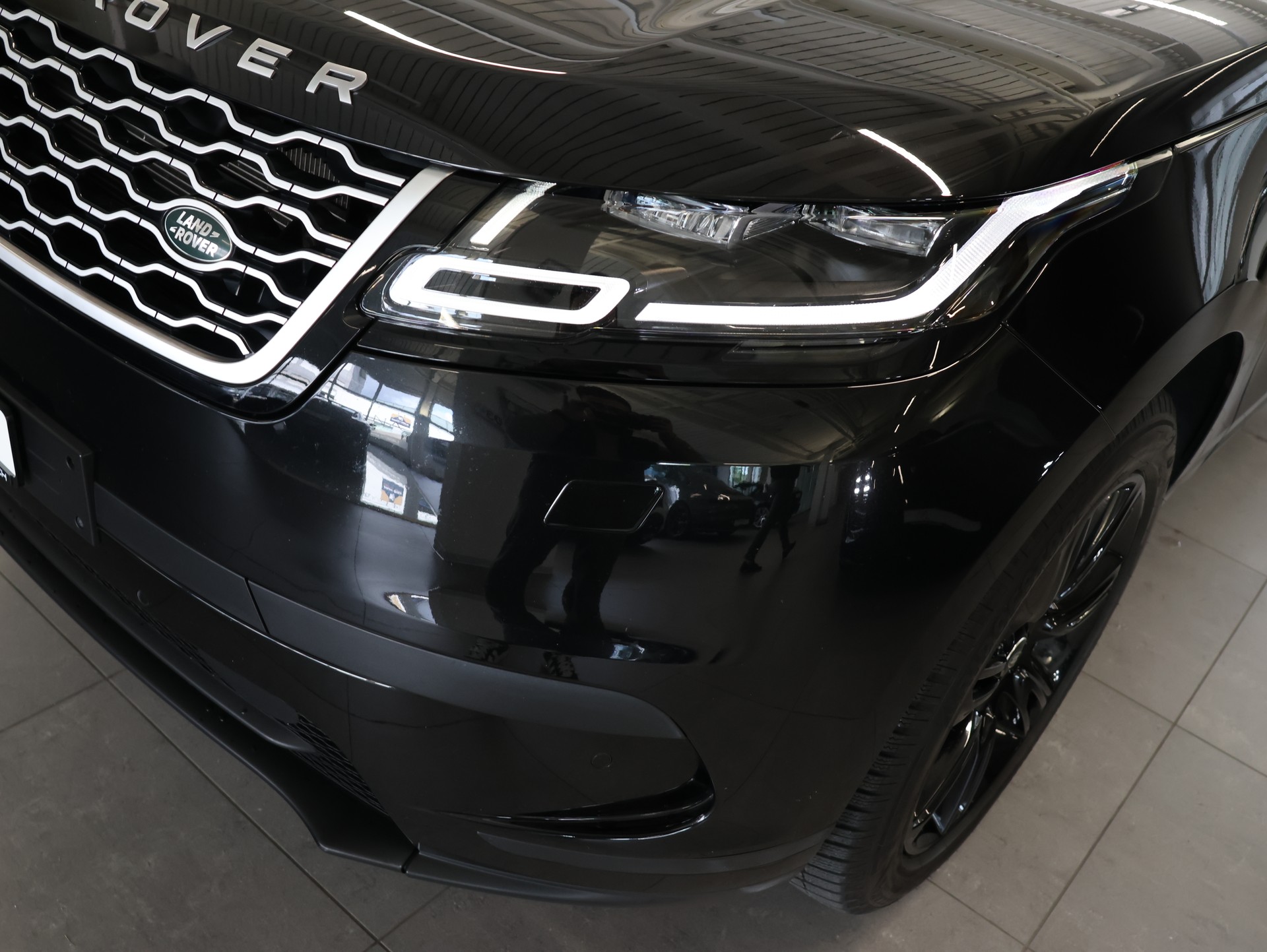LAND ROVER Range Rover Velar R-Dynamic P 250 SE Automatic *Panorama*Meridian*Assistenten*-image-9