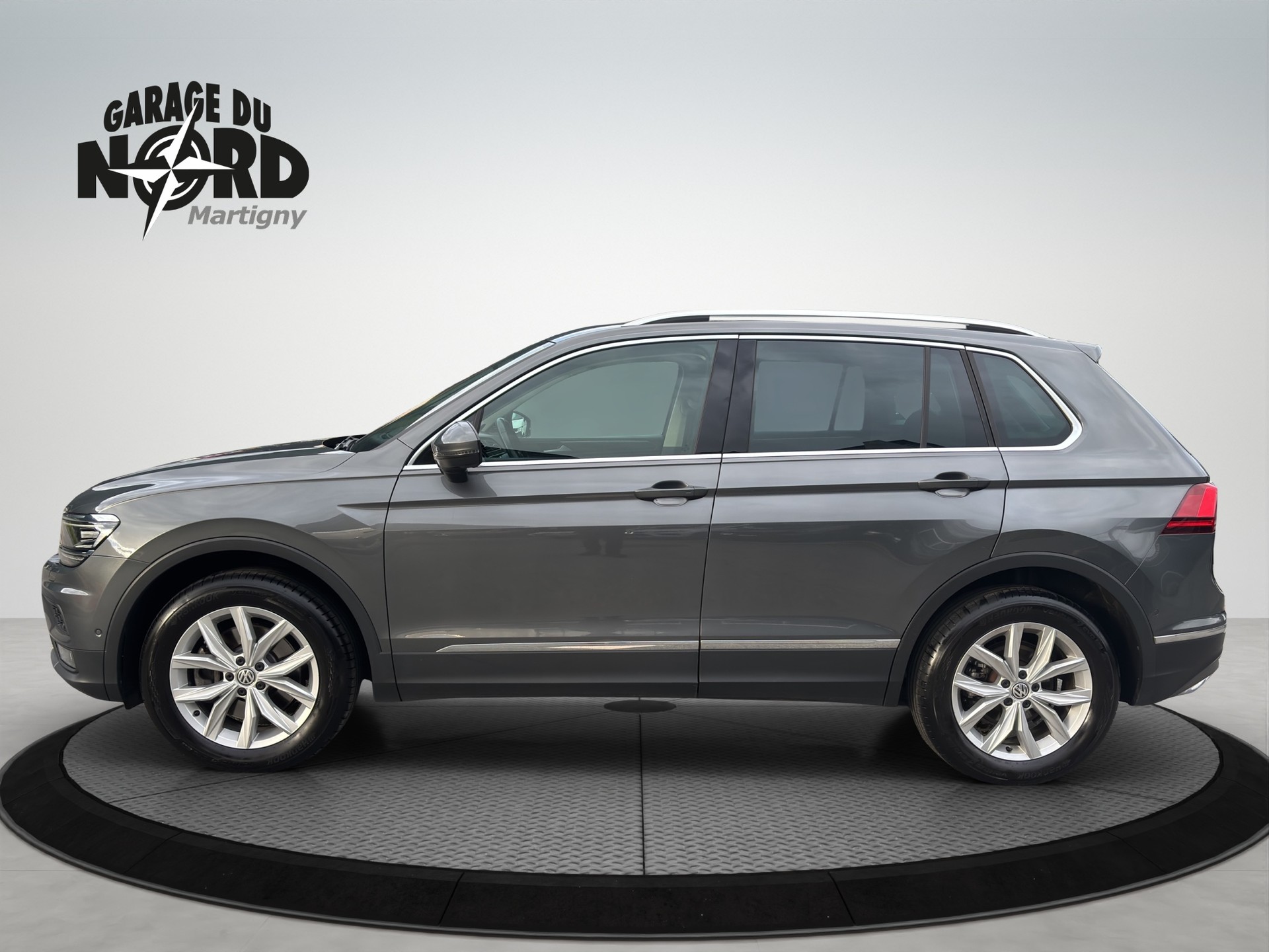 VW Tiguan 2.0TSI Highline 4Motion DSG-showroom-element-2