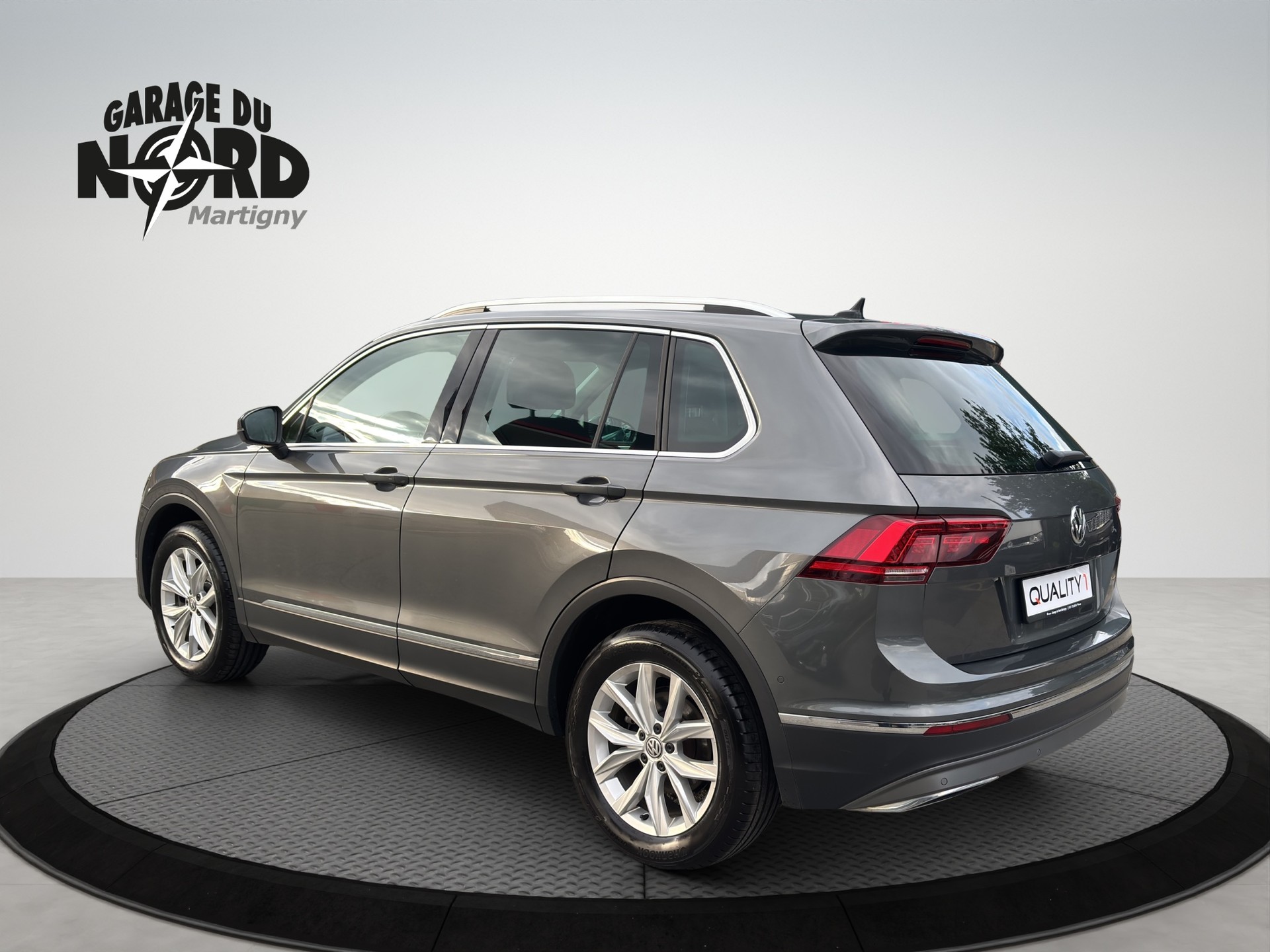 VW Tiguan 2.0TSI Highline 4Motion DSG-showroom-element-3